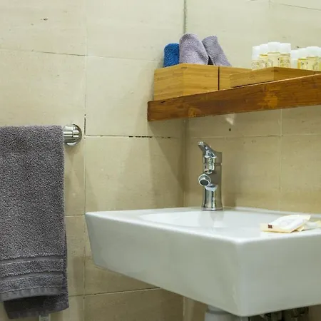 Plum Guide - Grandella Marble * Lizbona