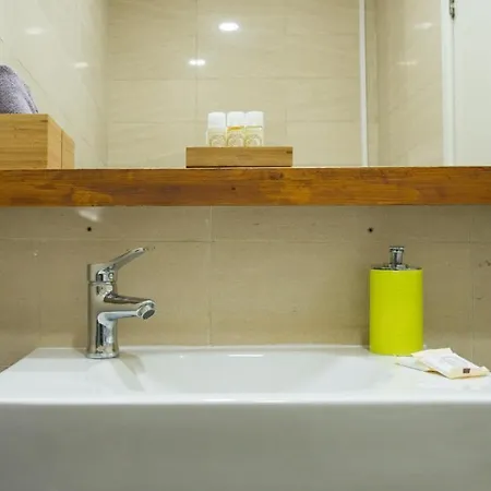 Plum Guide - Grandella Marble Apartamento Lisboa