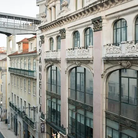 Plum Guide - Grandella Marble Apartment Lisbon